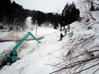 崖の雪庇落し